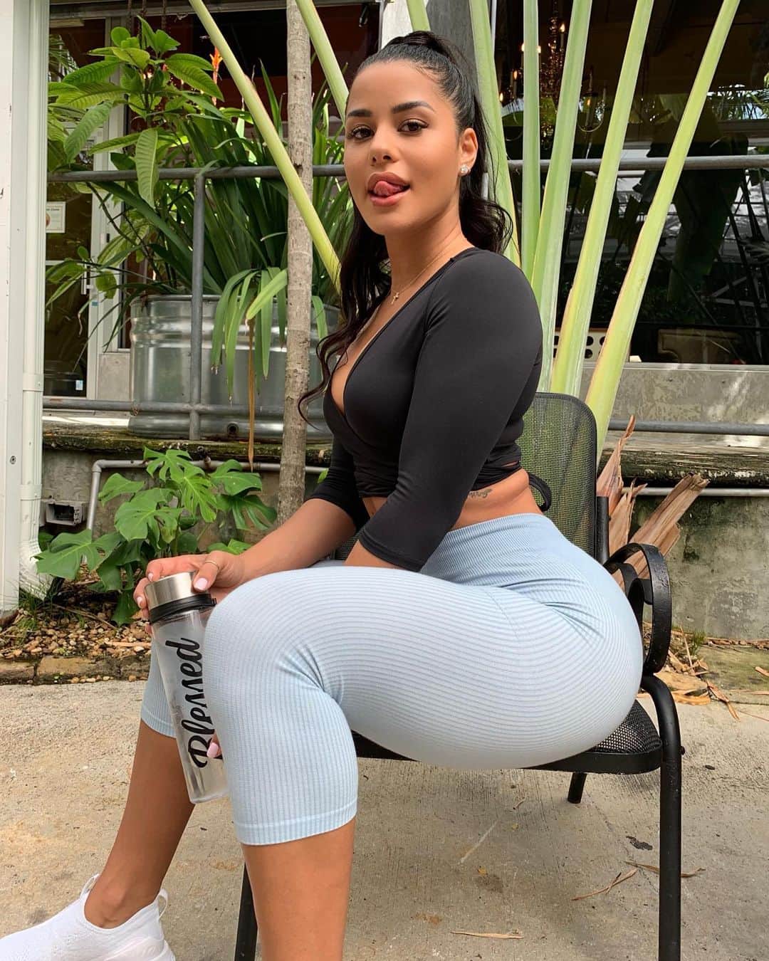 Katya Elise Henryさんのインスタグラム写真 - (Katya Elise HenryInstagram)「One of my go to things I can’t leave the house without is the Blessed Protein Shaker or water bottle! They both come in handy so much to remind myself I need to stay hydrated, and to keep on with the grind. I always have a few of the sample packs with me in my bag just in case, and it’s a cut pour and shake! IT’S A MUST HAVE! Trust me! 😘 - - Head over to ehplabs.com and get some Blessed today! Use code katya10 to save $$」9月30日 6時34分 - katyaelisehenry
