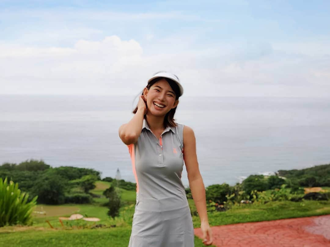 保坂玲奈さんのインスタグラム写真 - (保坂玲奈Instagram)「G  O  L  F ⛳ . 笑顔が最大の化粧😆 笑顔が最大のインスタ映えだと思うよ😆 . 目が無くなるまで笑うと 楽しくなってくる〜😇 #renaogolf」9月30日 7時12分 - __renao_0707