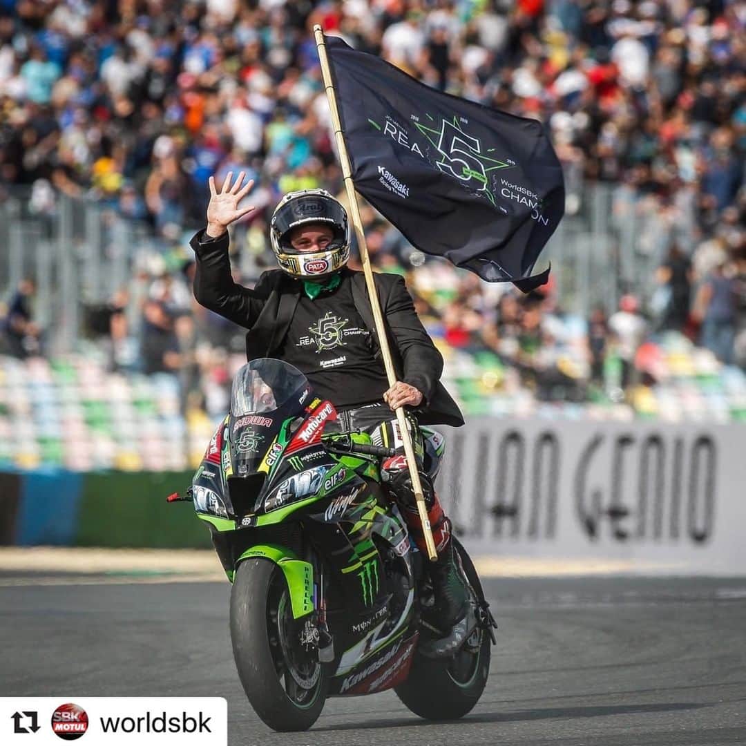 MotoGPさんのインスタグラム写真 - (MotoGPInstagram)「Congratulations to @jonathan_rea on his 5th @worldsbk title! 🏆🏆🏆🏆🏆 // #Rea5stars #WorldSBK #Motorcycle #Racing #Motorsport」9月30日 7時10分 - motogp