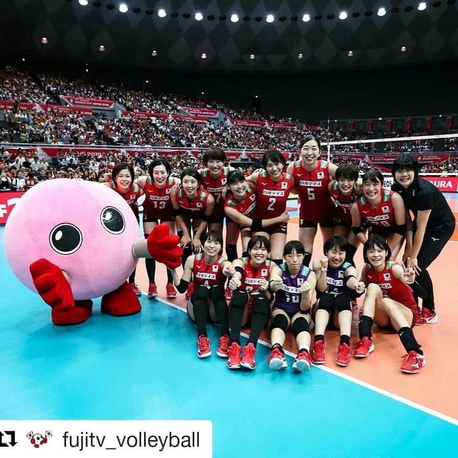 岡山放送さんのインスタグラム写真 - (岡山放送Instagram)「#Repost @fujitv_volleyball (@get_repost) ・・・ ワールドカップバレー女子大会最終戦🙌✨ 日本は５勝５敗同士で並ぶオランダ🇳🇱相手に３－１で勝利💪 大会を５位（６勝５敗）で終えました💡 今大会を通して女子日本代表が得たものは…？ 答えは来年の東京五輪で知ることとなります✨ 次は明後日から始まる男子大会🔥まだまだみんなで応援しましょう😆 頑張れ、ニッポン🇯🇵 #photobyFIVB  #フジテレビ系列#FNS#8ch#OHK#岡山放送」9月30日 7時39分 - ohk_official