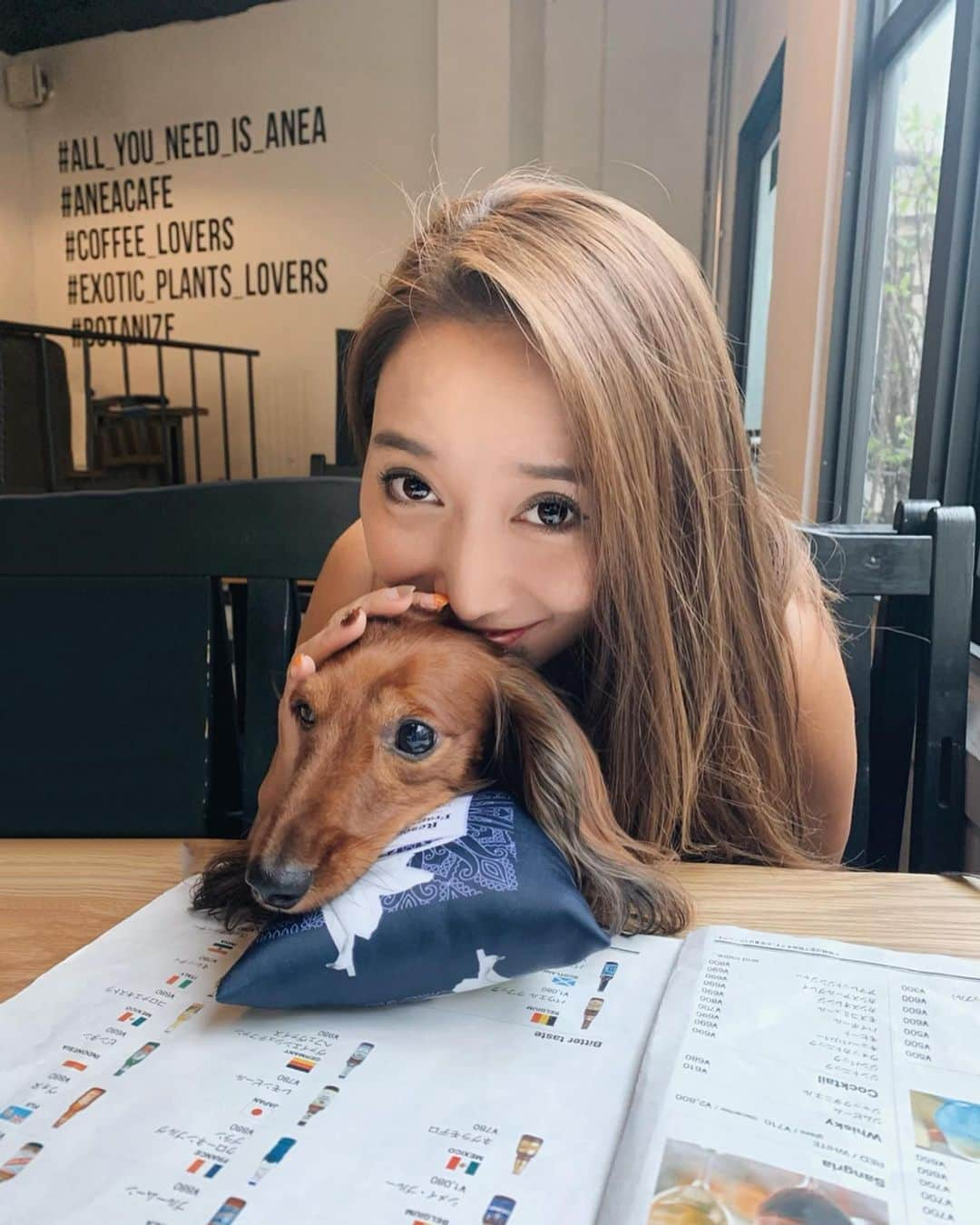 李 雨瀟さんのインスタグラム写真 - (李 雨瀟Instagram)「ウィルとの休日。 はぁ〜癒された♡ . . #weekend #happy #dog #cafe #teatime  #dogstagram #dogsofinstagram  #週末 #犬好き #いぬすたぐらむ  #週末の過ごし方  #さっこちゃんのわんちゃん #ウィルくん」9月30日 18時46分 - yuisho_ri