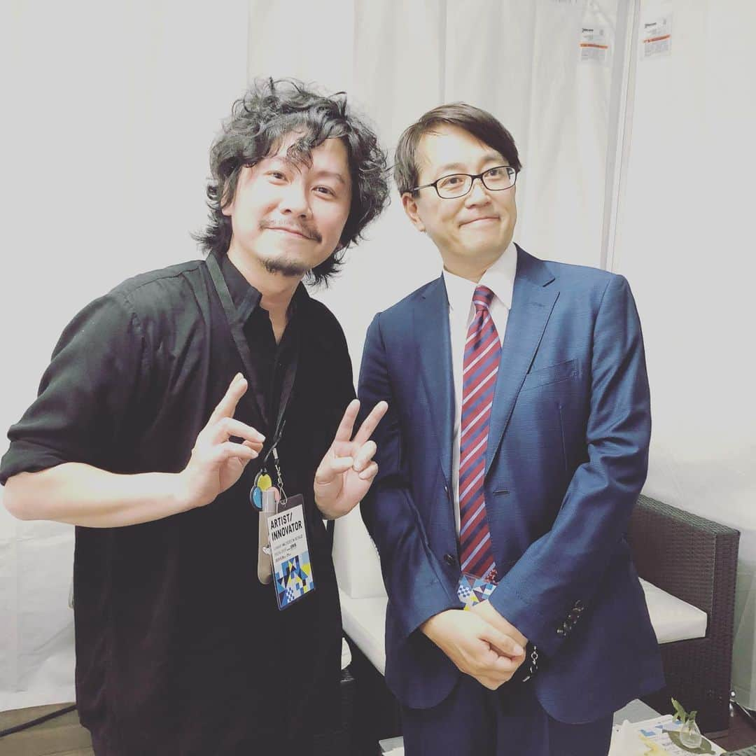 マツモトクラブさんのインスタグラム写真 - (マツモトクラブInstagram)「#羽生善治 さんと写真撮らせていただきました #やったー #マツモトクラブ #イノフェス #テクノコント #ar三兄弟」9月30日 17時56分 - matsumotoinstaclub