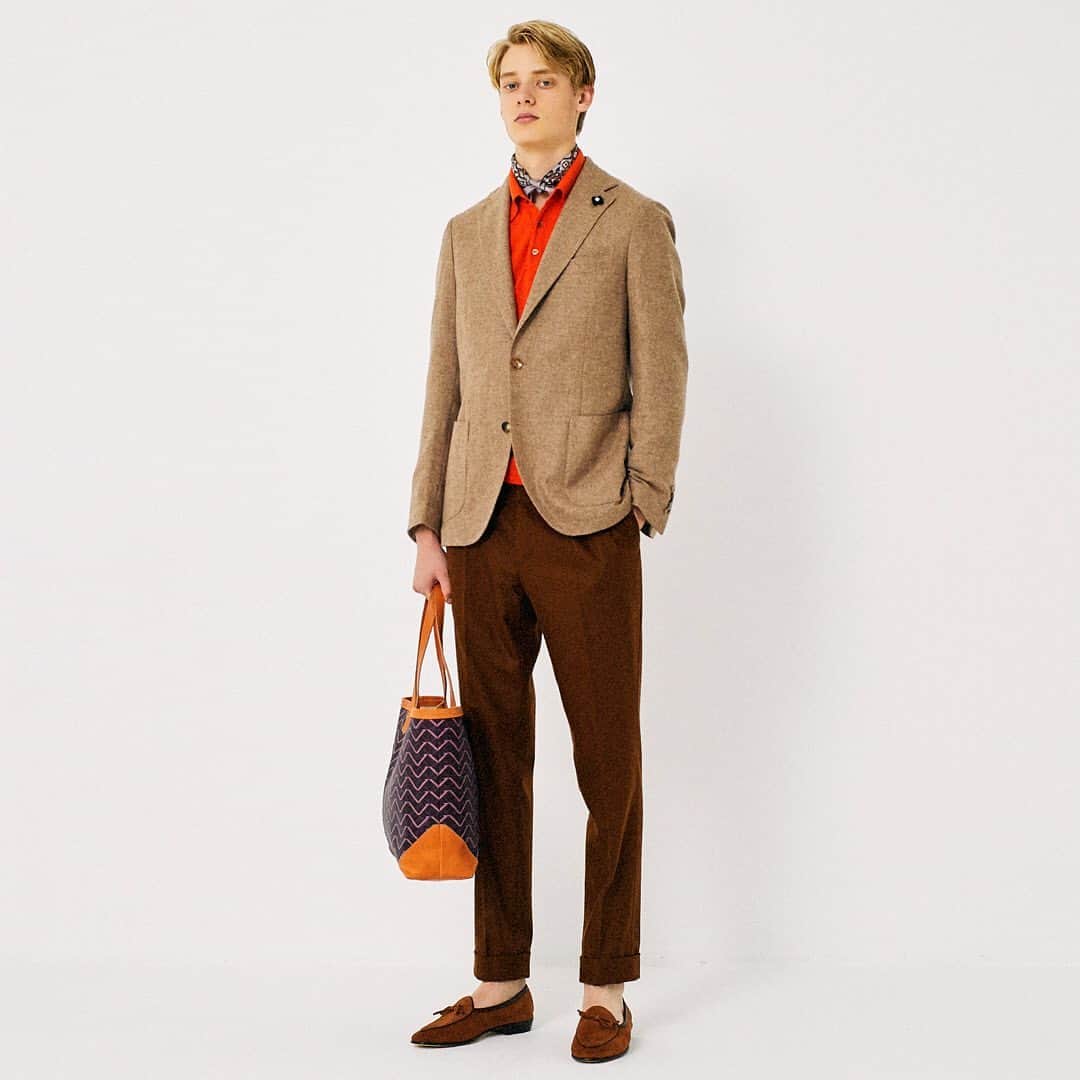のインスタグラム：「【Autumn Strasburgo Men's 2019】﻿ ﻿ Jacket: #LARDINI﻿ Knit: #CRUCIANI﻿ Chiefs: #KITON﻿ Pants: #PT01﻿ Bags: #VALORE﻿ Shoes: #BAUDOINANDLANGE﻿ ﻿ @strasburgomens﻿ #strasburgo #strasburgomens #strasburgolife #autumn #2019 #strasburgoquality #apparel #fashion #mensfashion #gentleman #selectshop #menswear #ストラスブルゴ #ファッション #セレクトショップ #メンズファッション #秋冬 #2019秋冬 #ジャケパン」