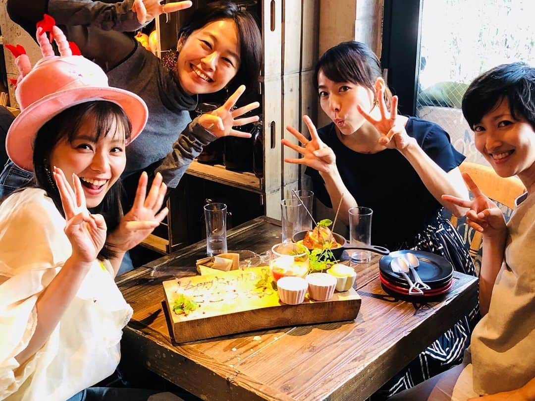 朝見心のインスタグラム：「(∵) 愛」
