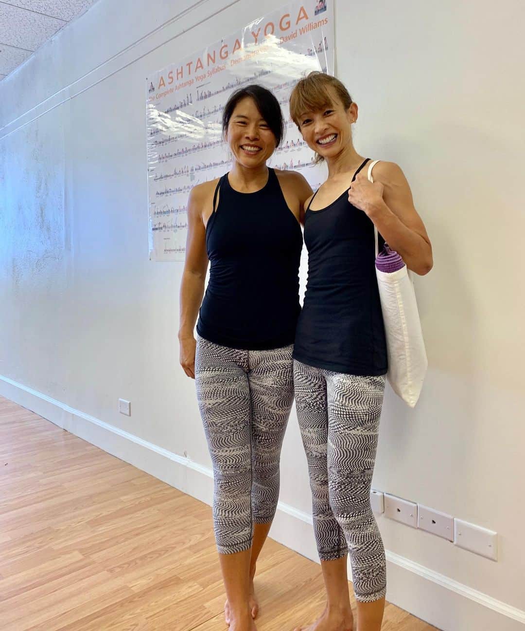 花田美恵子さんのインスタグラム写真 花田美恵子instagram 日曜日の朝 Ashtangayoko 先生と偶然の一致 笑 Hawaii Waikiki Yoga Ashtangayoga Fullprimary Ledclass Practiceeveryday Coincidence Synchronicity Lululemon Coincidence Aloha