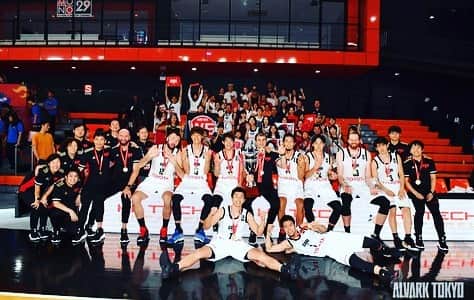 田中大貴さんのインスタグラム写真 - (田中大貴Instagram)「Champions of Asia !! congrats @kingkirk53 ! MVP !! #alvark」9月30日 11時12分 - daiki.tanaka24