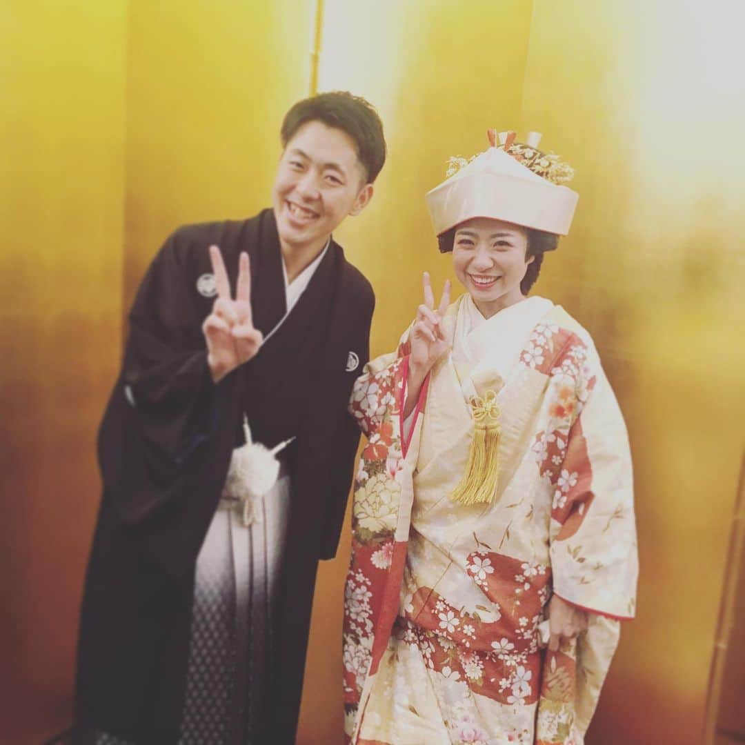 いがわゆり蚊のインスタグラム：「. 好き好きどうし♡ . 数年前、 やすはゆうちゃんとの恋のうわさがあったとき、 『同期やしほんとうに仲がいいんです』 と言ってた。 ほんとうに仲がいいだけでつきあってないんです、 と言う意味かと思ってたら、 ストレートにほんとうに仲がいいことを のろけていたのですね。  すてき♡」