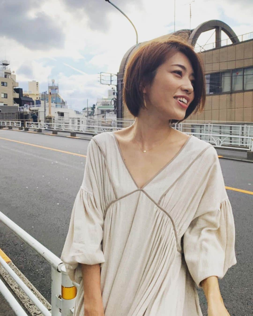 市川まさみさんのインスタグラム写真 - (市川まさみInstagram)「one-piece：ETRE TOKYO bag：ADAM ET ROPE shoes：ROCHAS  #etretokyo #adametrope #rochas #beige #love」9月30日 11時31分 - ichii710