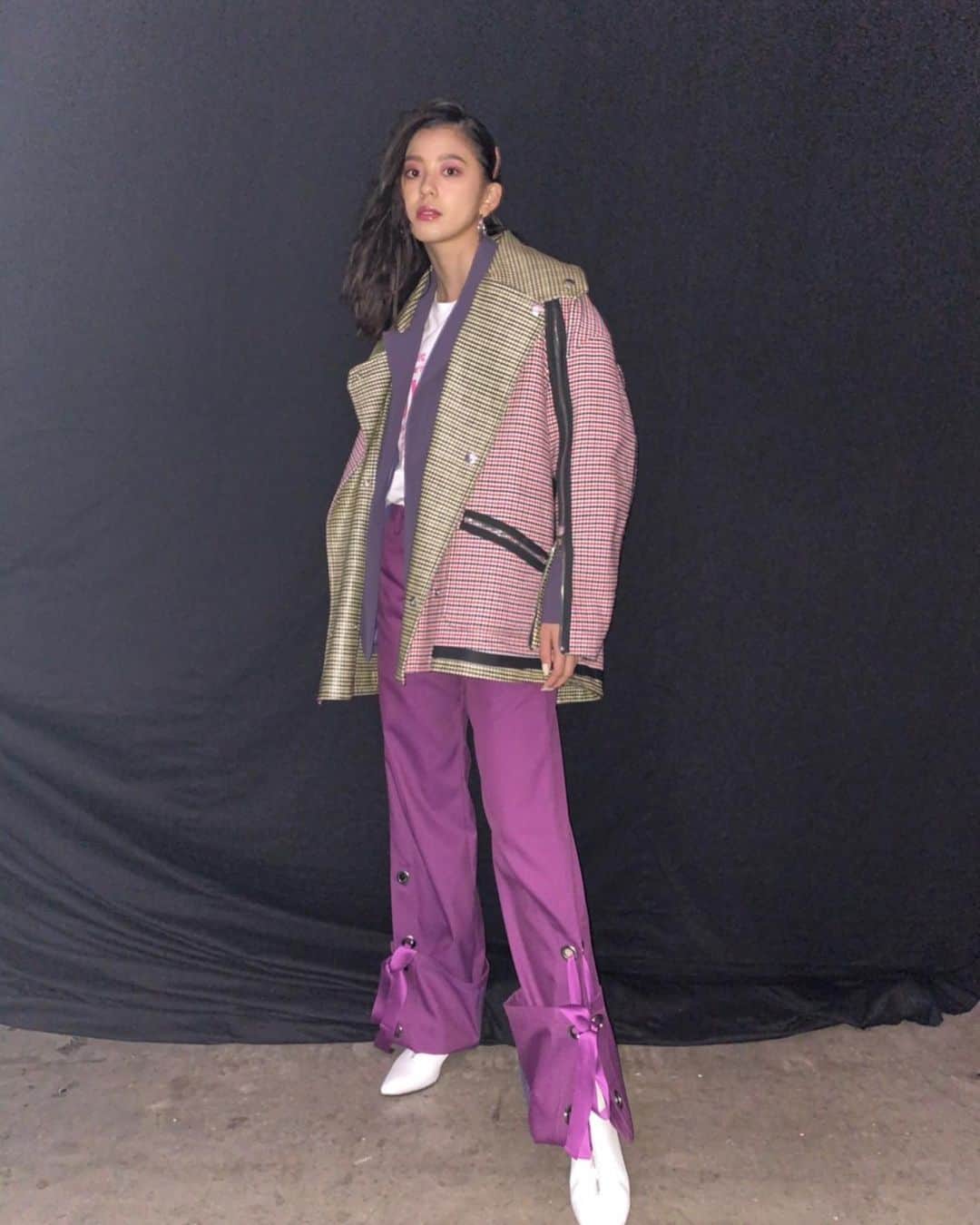 朝比奈彩さんのインスタグラム写真 - (朝比奈彩Instagram)「. . ガルアワ＾＾♡ 凄く楽しい時間でした！！ . パープルのはっきりとした色が とっても可愛かった！(^ ^) . . #ootd #outfit #fashion #model #models #make #pink」9月30日 12時25分 - asahina_aya