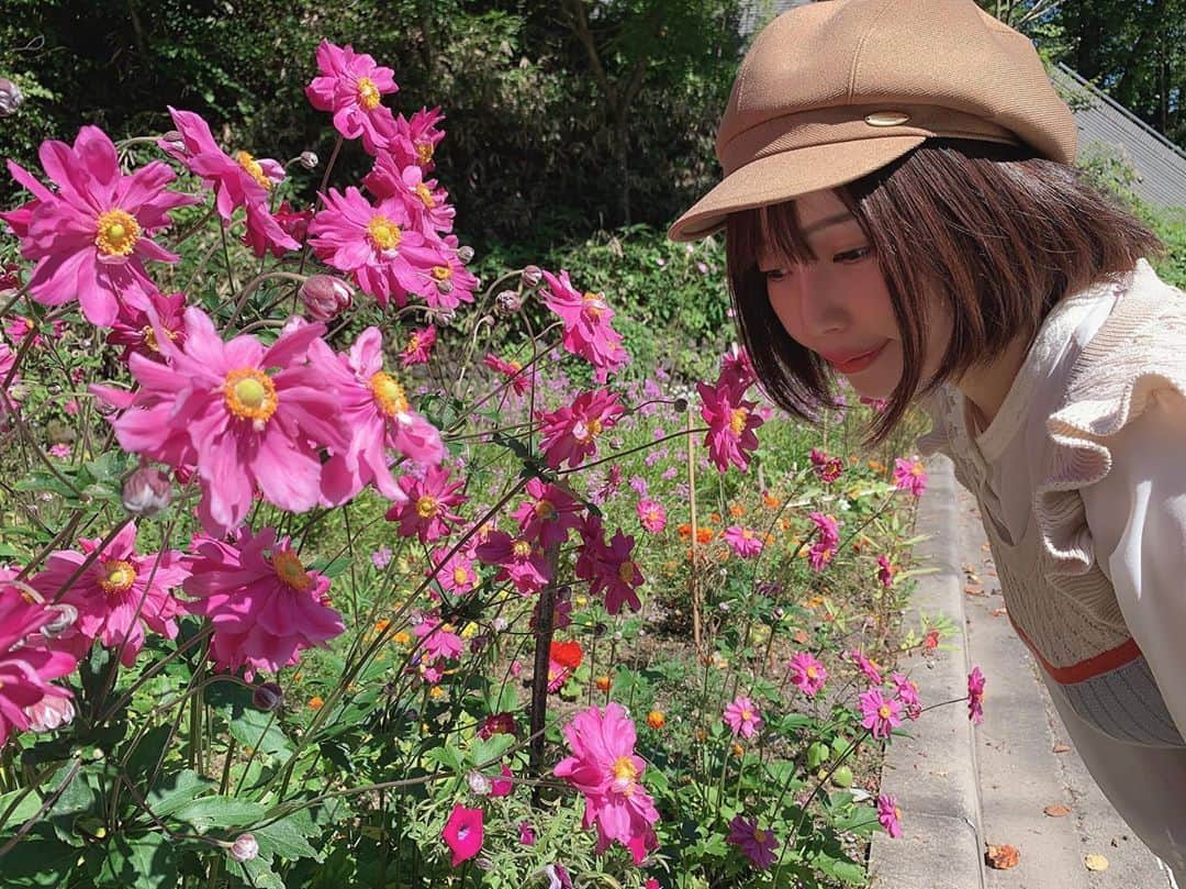 古河由衣さんのインスタグラム写真 - (古河由衣Instagram)「軽井沢🌞⸜🌷︎⸝‍ 秋を感じてきました💗 みんなは秋は何がしたい？🤔 ・ ・ ・ #軽井沢  #軽井沢カフェ  #旅行  #グラビアアイドル  #私服  #秋コーデ  #ポートレート  #ファインダー越しの私の世界  #撮影会  #自然  #自撮り  #セルフィー  #japanesegirl  #asiangirls  #karuizawa  #portraitphotography  #model  #gravure  #cute  #casket  #autumnfashion  #我  #selfie  #自拍  #偶像  #萌」9月30日 13時13分 - furuyuistagram