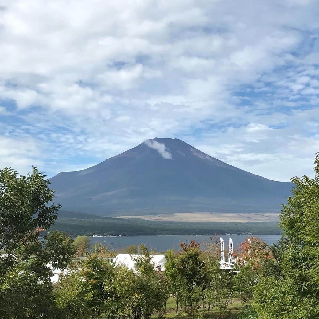 トータス松本さんのインスタグラム写真 - (トータス松本Instagram)「藤巻亮太くんのMt.FUJIMAKIに呼んでもらって歌ってきた。観てくれたみんな、ありがとう！ #藤巻亮太 #他の #出演者 #みんなありがとう #富士山 #朝 #昼 #夕方」9月30日 13時22分 - tortoise_matsumoto_official