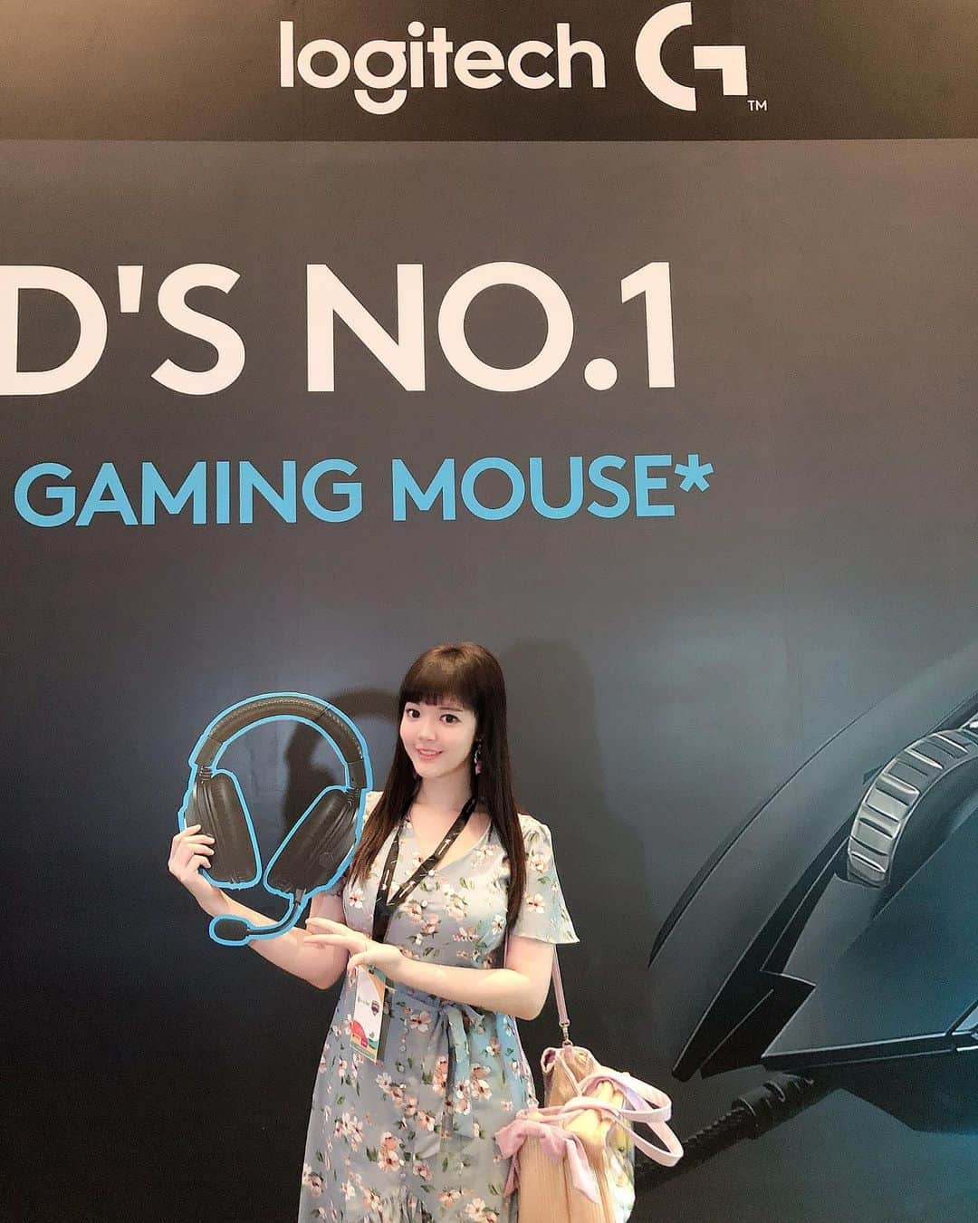 YingTzeさんのインスタグラム写真 - (YingTzeInstagram)「ServerDNA 2019 : An event that every gamers would love ! ❤️ _ Went to support my streamer friends because they are having booths ~ at the same time visiting @asusrog.my and @logitechg too ! ❤️ Didn’t take much photos but please look forward to my VLog ! 😎✨ _ p/s : Tak dapat cari @mrcocan , jadi cuma dapat bergambar keseorangan 🤣 #blessed #ytzgaming #serverdna」9月30日 13時38分 - yingtze