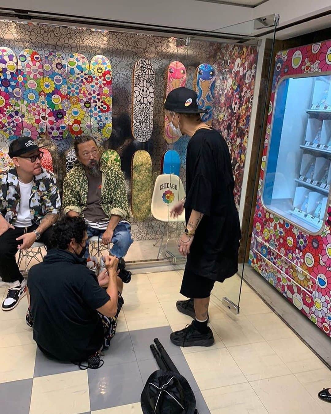 HYPEBEASTさんのインスタグラム写真 - (HYPEBEASTInstagram)「@hypebeaststyle: @benballer has teased an exclusive jewelry collaboration @takashipom. The collection will feature six intricately crafted pieces done in two colorways, and items will be priced at $50,000 USD with a rare one of one $100,000 USD set to be unveiled later. Swipe to check out the duo in Tokyo shooting for the official release rumored to come before the end of the year. Photo: Ben Baller」9月30日 13時39分 - hypebeast