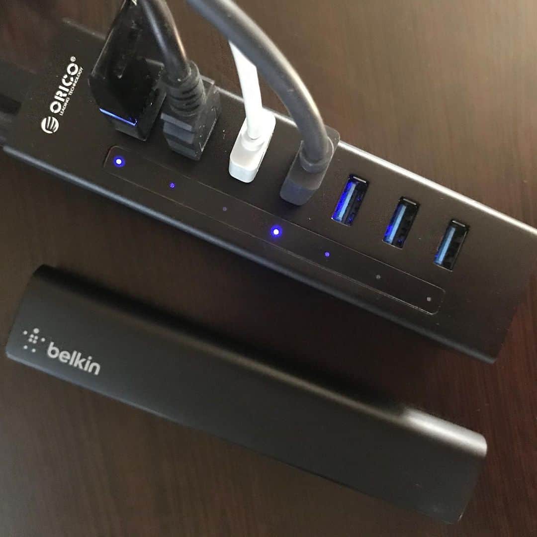 H.J.Freaksさんのインスタグラム写真 - (H.J.FreaksInstagram)「Farewell my good old Belkin USB 2.0 hub.」9月30日 14時17分 - h.j.freaks