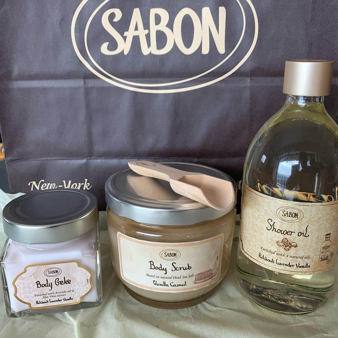 戸根千明のインスタグラム：「SABON買いました！！ いい匂いすぎてつい、、笑 しばらくお世話になりそうです😊 @sabon_japan」
