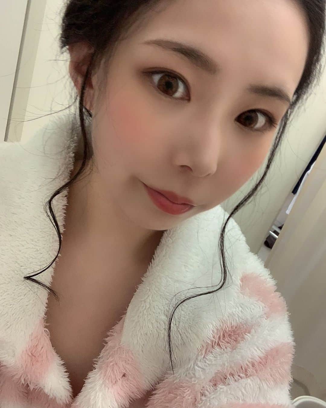 吉根ゆりあさんのインスタグラム写真 - (吉根ゆりあInstagram)「撮影会の時のお写真でいつものやりますよ( ˇωˇ ) #吉根ゆりあ #av女優 #撮影会 #いつもの」9月30日 14時50分 - julia_yoshine