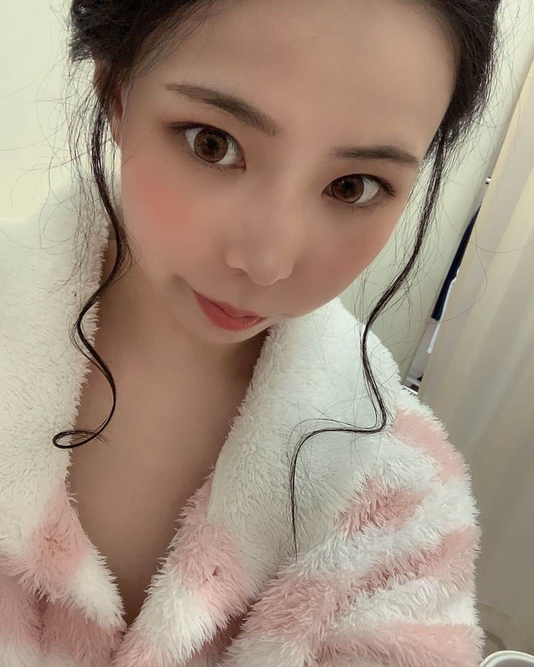 吉根ゆりあさんのインスタグラム写真 - (吉根ゆりあInstagram)「撮影会の時のお写真でいつものやりますよ( ˇωˇ ) #吉根ゆりあ #av女優 #撮影会 #いつもの」9月30日 14時50分 - julia_yoshine