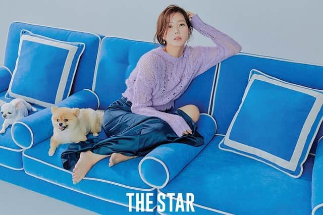 イム・スヒャンさんのインスタグラム写真 - (イム・スヒャンInstagram)「@thestarmagazine @essasofa  #더스타 #10월호 #THESTAR #에싸 #ESSA #패브릭소파」9月30日 15時35分 - hellopapa11