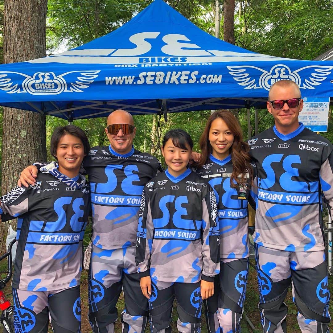 飯端美樹のインスタグラム：「@motocrossinternational THE PARTY 40 最高でした🎉  Good to see you @toddlyons and @dickcheeseburger1 🦋 See you in a few days!! #seracing #theparty40」