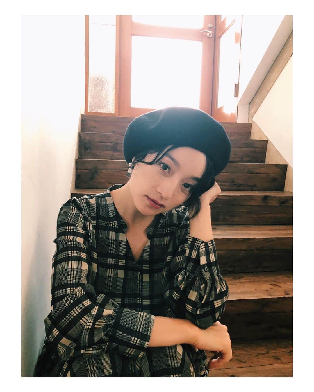 高山都さんのインスタグラム写真 - (高山都Instagram)「今年はベレー帽もかぶってみるかと、今日の撮影で思った。 @studioclip さんとコラボでお洋服を作らせてもらっています。 完成したものを着ると、息が吹き込まれた感じがして、やっぱり嬉しい。 テーマはおパリなメイク💄可愛かった。 @chikasuzuki1 ありがとうー。」9月30日 16時36分 - miyare38
