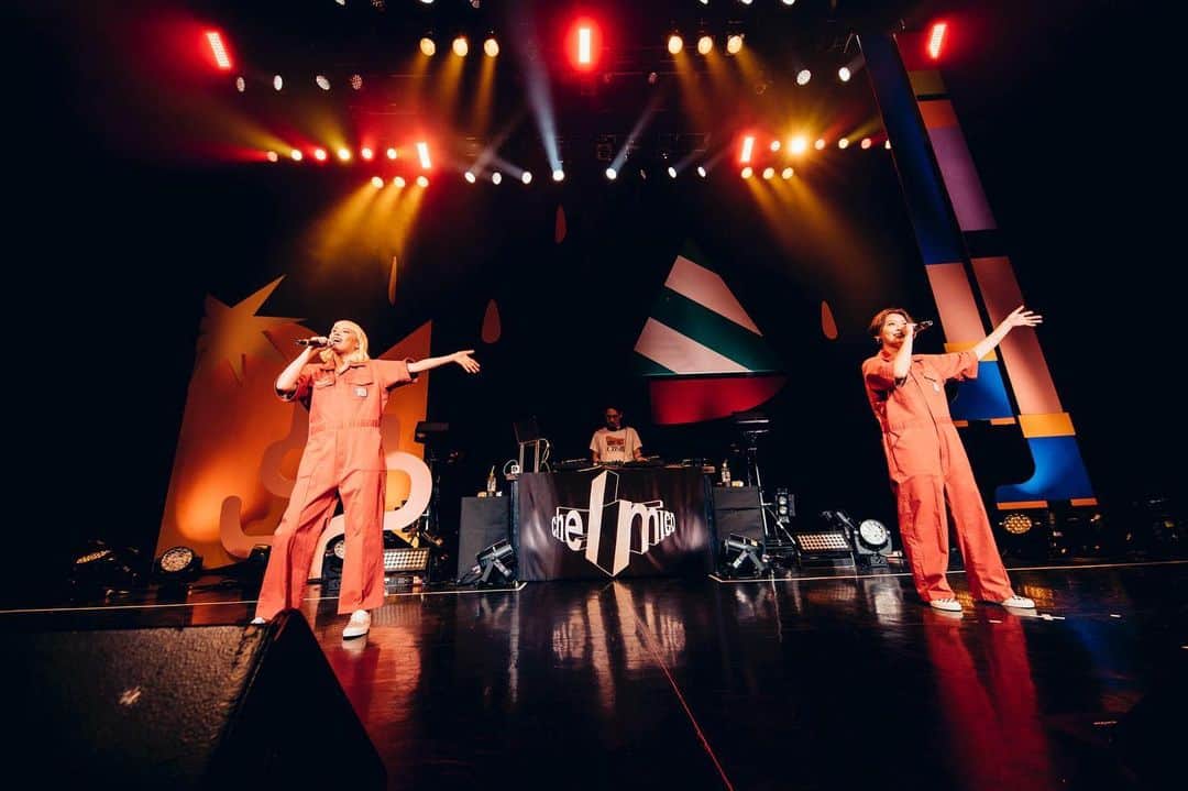 のインスタグラム：「＜chelmico 感謝祭 Tour 2020＞決定！！ 3月1日 (日) 横浜 F.A.D 3月7日 (土) 福岡 DRUM LOGOS 3月8日 (日) 熊本Be.9 V2 3月14日 (土) 岡山 YEBISU YA PRO 3月15日 (日) 京都 MUSE 3月20日 (金祝) 札幌 Sound lab mole 4月4日 (土) 仙台 CLUB JUNKBOX 5月8日 (金) 大阪 BIGCAT 5月10日 (日) 名古屋 ReNY limited 5月15日 (金) 東京EX THEATER ROPPONGI  公式 HP 先行 https://eplus.jp/chelmico2020-hp/ 受付期間: 09/29(日) 19:30~ 10/06(日) 23:59 入金期間: 10/08(火) 13:00~ 10/10(木) 21:00 ※購入枚数制限:一公演につき 4 枚まで  一般発売日: 1月25日(土) チケット料金: All Standing ¥4,000(消費税込 / drink 別) ※東京公演のみ券種がアリーナ立見 / スタンド指定の2券種 ※立見は未就学児童入場不可 / 指定席は4歳以上チケット必要、 3歳以下膝上鑑賞可。但し、座席が必要な場合はチケット必要  Photo by 横山マサト」