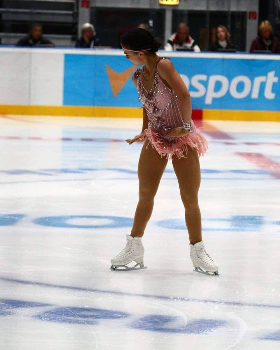 トース・イヴェットのインスタグラム：「🆕️❣ #ondrejnepela #2019 #figureskating 📸: Radovan Rehák」