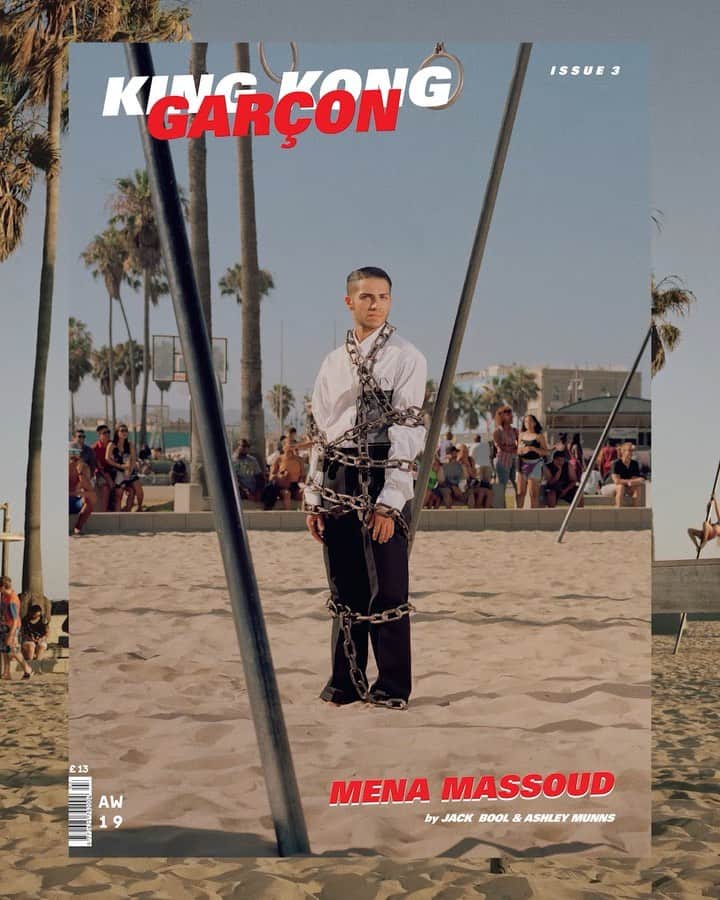 メナ・マスードのインスタグラム：「Still have no idea how Houdini did it. Here’s my cover shoot with @kingkonggarcon.  On newsstands Oct 11.」