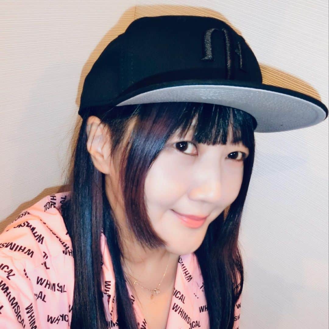 桃井はるこのインスタグラム：「桃井はるこ×STUDIO696コラボ『MOMO-I SELECTION』第二弾 ”mh Logo Cap 2019”  そろそろお手元に届いたかな？😊 #momoiktkr」