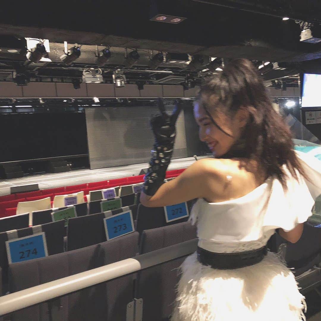 佐藤杏樹のインスタグラム：「NGT48劇場とパシャリ📷 . お世話になりましたっ！」