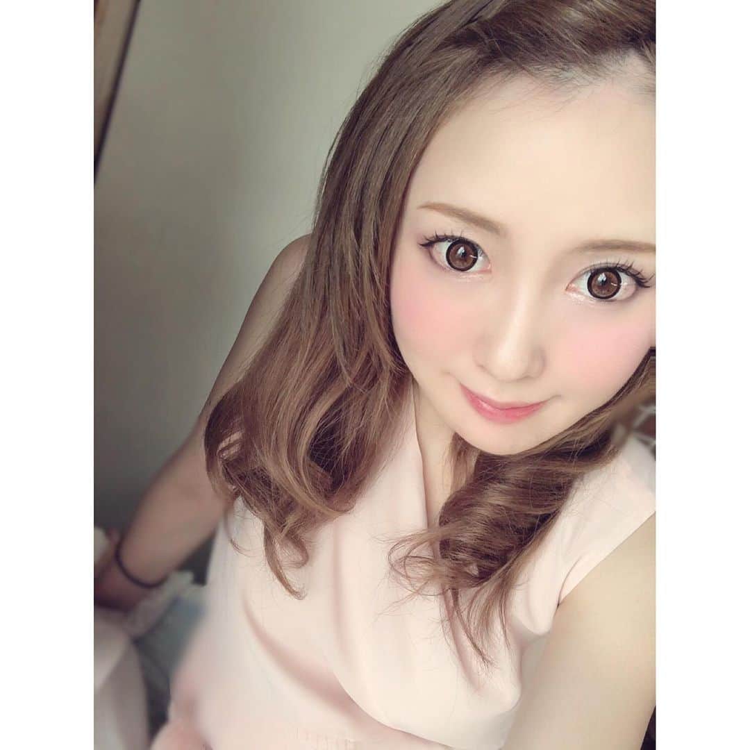 のインスタグラム：「毎日茹だるような暑さやのに もう夏も終わりで明日から10月！！ 早く涼しくなってほしいなぁ。 動き辛くなってきたけど、暴れたすぎて仕方ない！ 今日はソロギターを練習したり得意の手芸したりしてました。 ちゅんぱ🐣」