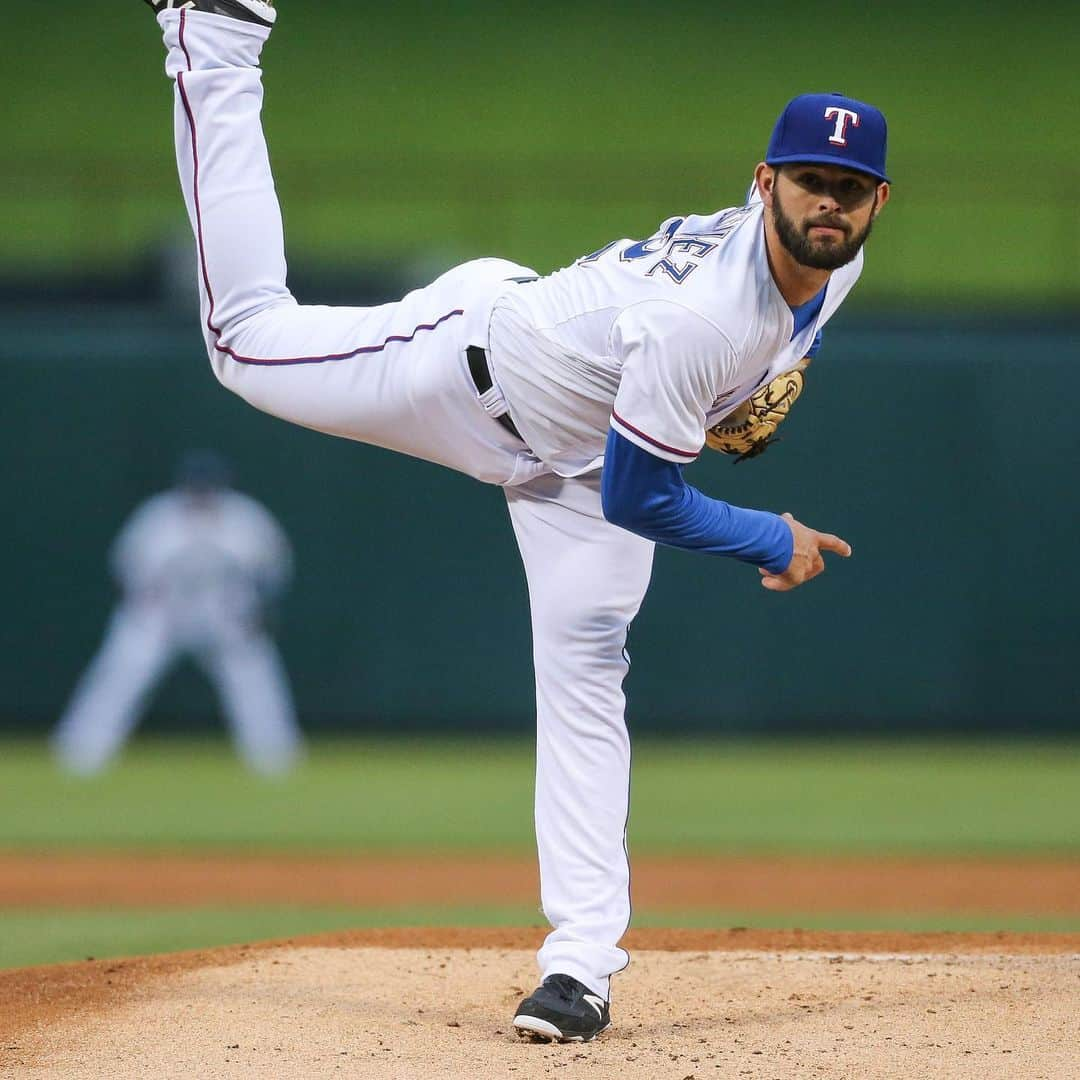 ニック・マルティネスのインスタグラム：「Loved pitching in the all white unis. I had some unforgettable moments at Globe Life Park  #FarewellGLP」