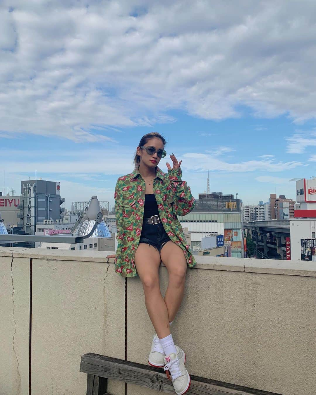 YURINOさんのインスタグラム写真 - (YURINOInstagram)「☁️ 空がおもしろくって どうにかなりそうだった！ #humanmade #gucci  #nikeSB #girlsdontcry」9月30日 20時03分 - yurino_happiness