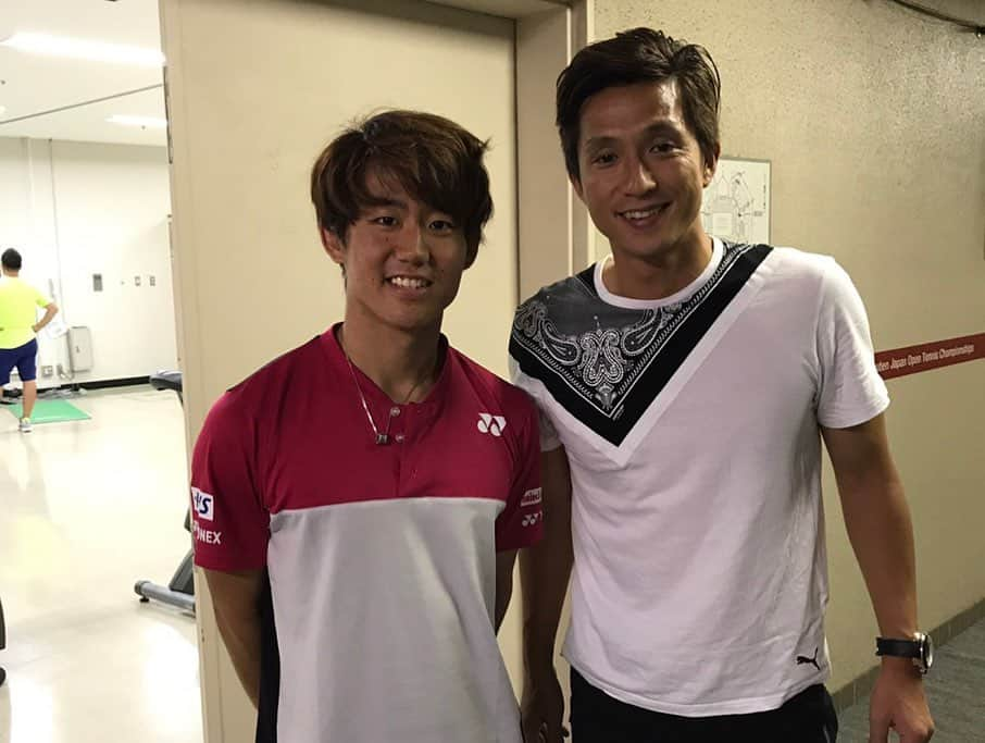 福西崇史さんのインスタグラム写真 - (福西崇史Instagram)「🎾 楽天オープンテニス2019 . レジェンドの神和住 純さんに会いました😊😊 . そして、西岡選手勝利👍👍👍 おめでとう🎉 . 4枚目に2年前、一緒に撮ってもらった写真載せておきます笑 . #テニス #tennis #🎾 #楽天オープン2019 #有明コロシアム #綺麗になってた #レジェンド #神和住純 #福西崇史 #西岡良仁 #toalson #instagood #instaphoto」9月30日 20時04分 - takashi_fukunishi