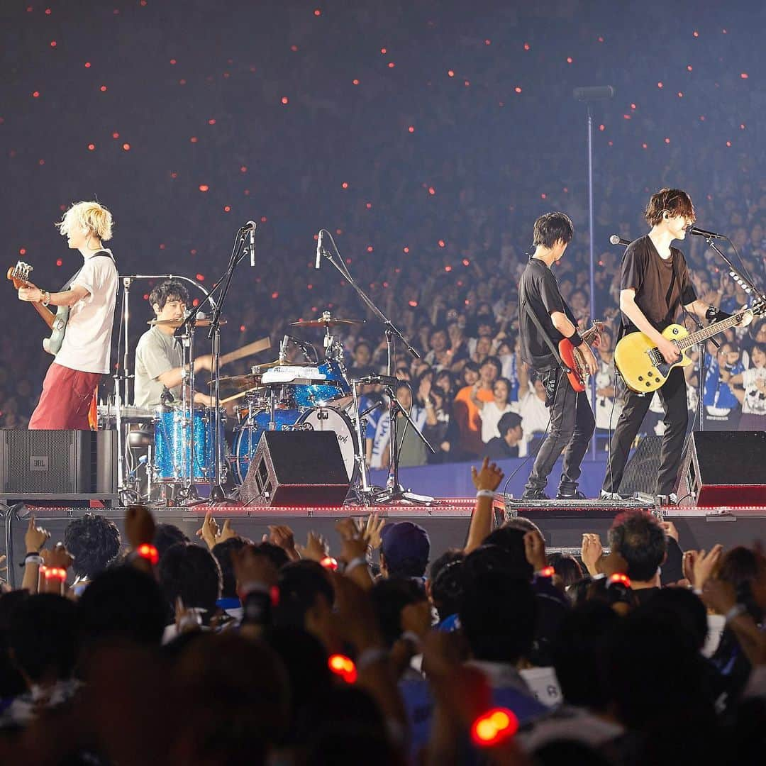 BUMP OF CHICKENさんのインスタグラム写真 - (BUMP OF CHICKENInstagram)「#BUMPOFCHICKEN TOUR 2019 #auroraark at NAGOYA DOME Photo by @yoshiharuota」9月30日 20時06分 - bumpofchickenofficial