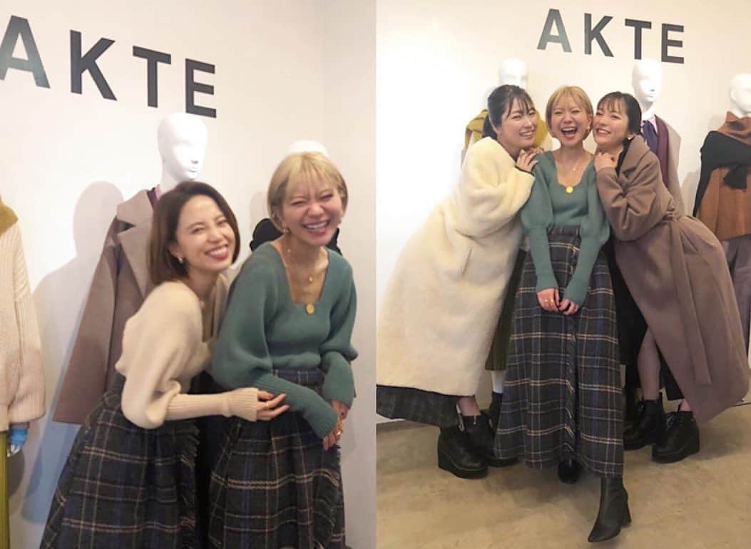 橋本江莉果さんのインスタグラム写真 - (橋本江莉果Instagram)「@akte_official 2019 winter collection☃️🧶💫 今回もたくさんの方々にお越しいただき、オーダーいただきまして、誠にありがとうございます🥰❤️ 写真を撮り忘れちゃった友達たちもいましたが、ほんとに毎回忙しい中、みんな来てくれるのがうれしすぎるし、今回はなんと北海道からお越しくださったお客様がいらっしゃったり、地方問わず、この日のためにわざわざ時間を作ってくださる気持ちが有り難く、うれしい限りです👏🏼🥺💕 冬もかわいいコートやニット、オススメアイテムが多数あり、一部の商品のプレオーダーも開催予定なので、ぜひ楽しみにお待ちくださいませ🥳💛 #AKTE #アクテ #winter #collection #2019 #fashion #winterfashion #タグ付けできなかったお友達ごめんなさい😂」9月30日 20時27分 - erica_hashimoto