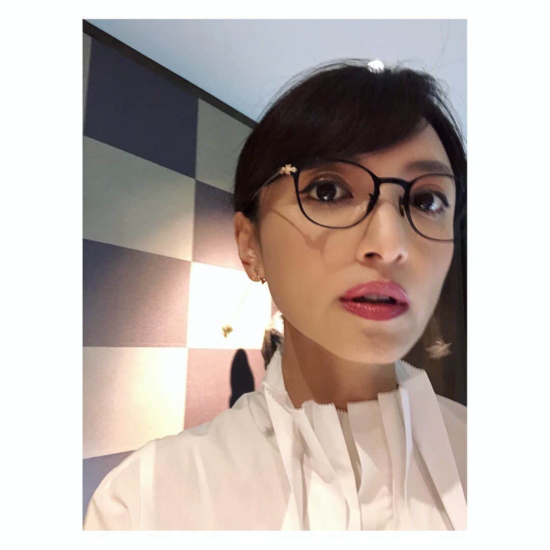 望月理恵さんのインスタグラム写真 - (望月理恵Instagram)「おめでたい場所に来てます⚾️ お気に入りのシャツ #supportsurface」9月30日 20時36分 - mochiee28