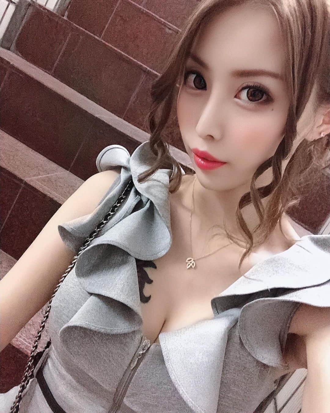 高橋沙弥華のインスタグラム：「体調良いだけでほんっとに幸せ🥺❣️ 健康第一やな☺ グロス変えたのまぢいい感じ💋  #ヒト幹細胞 #ヒト幹細胞コスメ #リップルピナス #リップグロス #💋 #歯医者 #ポニーテール #アレンジヘア」