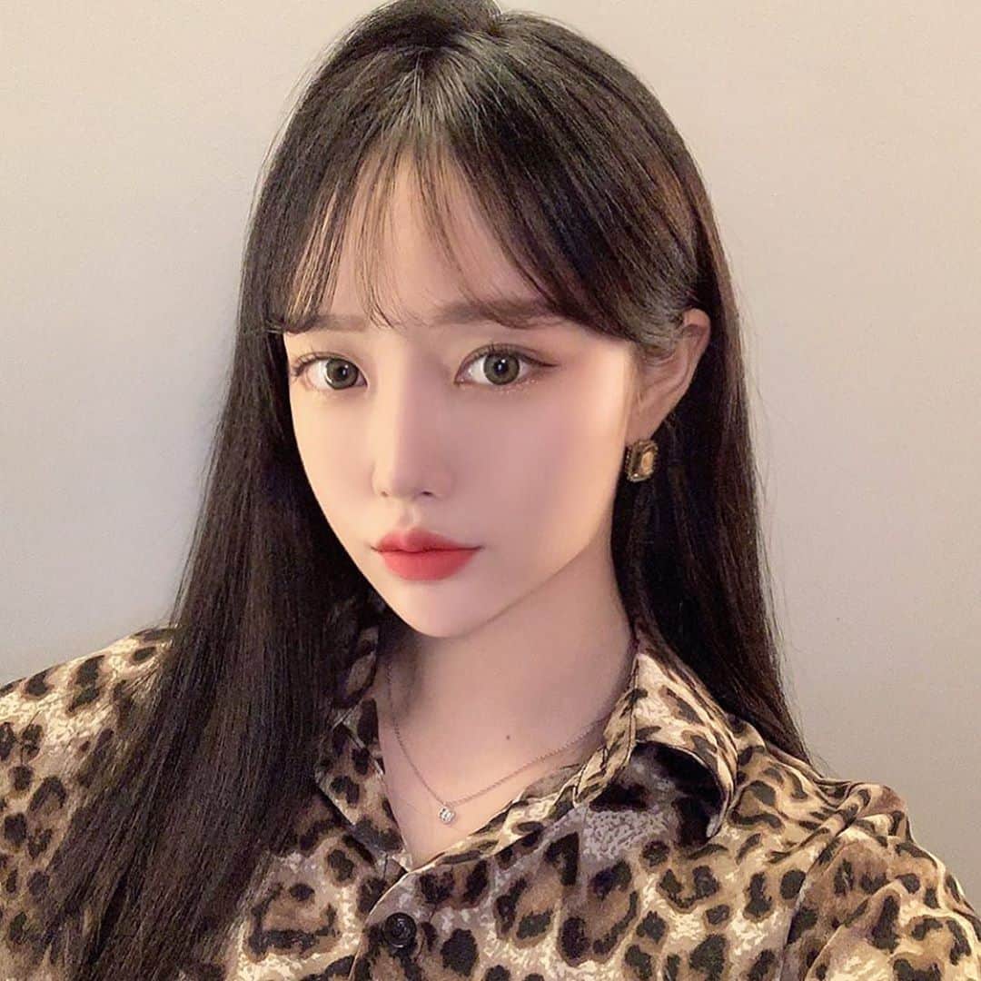 原涼香のインスタグラム：「ロングセラーオルチャン前髪✂️💓 【 #ハヨンちゃんバング 】 目ヂカラUPの究極シースルーバング👀❣️ ㅤㅤㅤㅤㅤㅤㅤㅤㅤㅤㅤㅤㅤ」