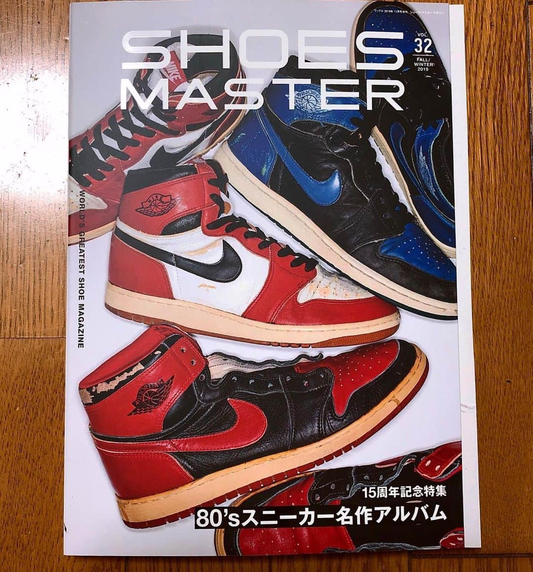 彰人さんのインスタグラム写真 - (彰人Instagram)「バイブス激上がりな一冊 . #スニーカー #sneakers #スニーカー好き #sneakerheads #ddtスニーカー部 #shoesmaster #book #magazine」9月30日 21時18分 - akitonsgk