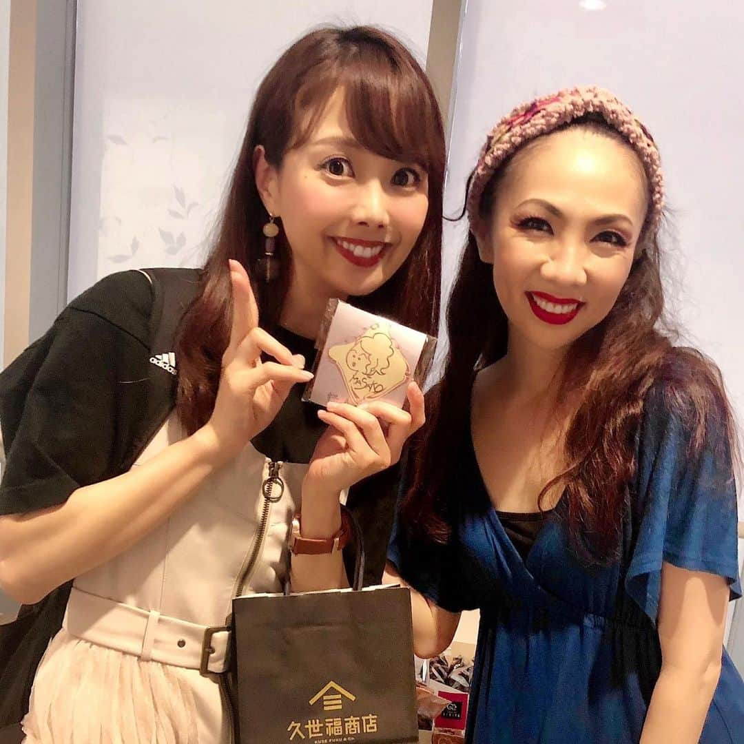 妃海風さんのインスタグラム写真 - (妃海風Instagram)「ミュージカル「怪人と探偵」を観に行きました👀❣️ . ほんっっきで。。ぞくぞくしました、面白すぎました！！ 目がいくつあっても足りないっ！ 見どころ満載の作品でした、素晴らしかったです！！！✨✨✨✨ . 樹里さんめっちゃ素敵なお役で😆💕 舞台に出てこられる度に、口角が上がってしまいましたよー😊✨✨ . 劇場がKAAT神奈川芸術劇場だったので、横浜ですこーし遊んで帰りました🤗 横浜大好きなんです。。💕 幸せな1日でした🌈✨ . #怪人と探偵 #KAAT神奈川芸術劇場 #樹里咲穂 さん」9月30日 21時39分 - fuhinami_official