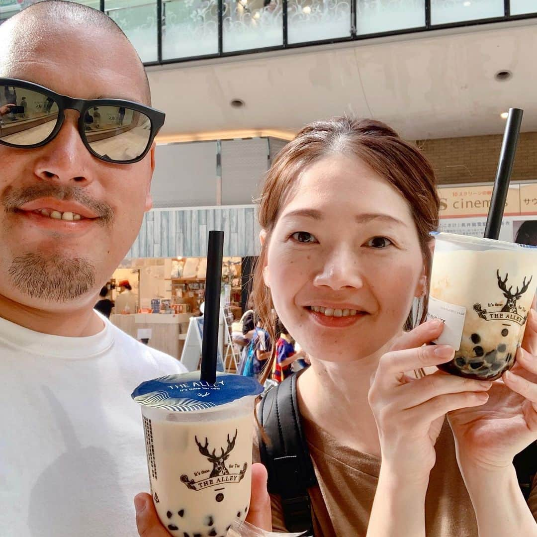 井上香織さんのインスタグラム写真 - (井上香織Instagram)「2019.9.30 ・ ずっと飲みたかったTHE ALLEYのタピオカ🥤 想像以上に美味しくてリピート決定♡〃 黒糖タピオカラテ美味しかった😆 ・ 今日は一日食べすぎ飲みすぎ満腹〜〜〜(⁎⁍̴̆Ɛ⁍̴̆⁎) ・ #タピオカ #家族時間」9月30日 21時43分 - kaorin888