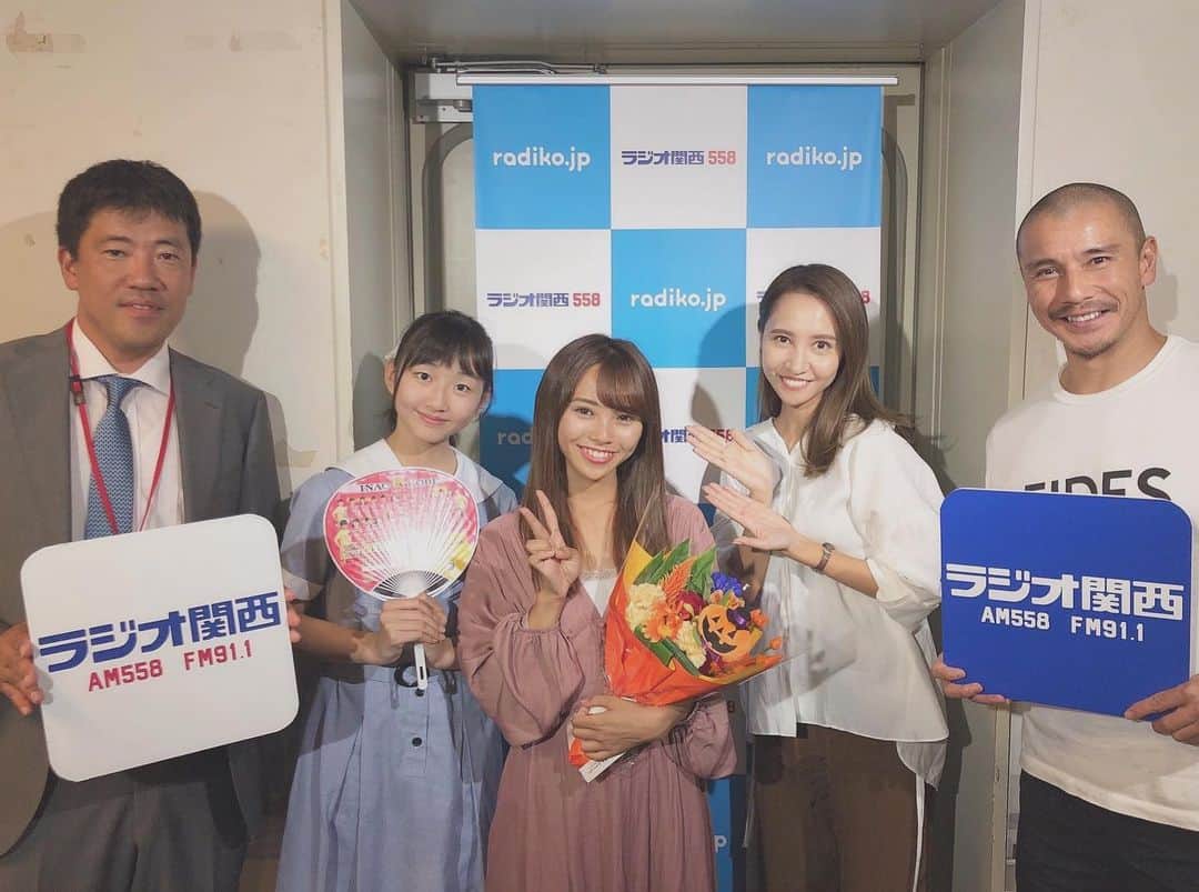 のインスタグラム：「. お知らせです♪ 10月よりラジオ関西「カンピオーネ！レオネッサ！」のパーソナリティをさせていただくことになりました٩(ˊᗜˋ*)و 毎週月曜日18:30〜  生放送です♬ 近藤岳登さんと寺田光ちゃんと一緒にお送りします♡ 磯佳奈江ちゃんの熱い情熱を引き継いでがんばります！ 初ラジオにドキドキが止まらないですが…とにかく楽しくがんばります\( ⍢ )/ 来週は私はお休みなのですが…(´Д｀) 14日からよろしくお願いします♬ . #inac神戸 #ラジオ関西 #カンピオーネレオネッサ #近藤岳登 さん #寺田光 ちゃん #磯佳奈江 ちゃんおつかれさまでした♡」