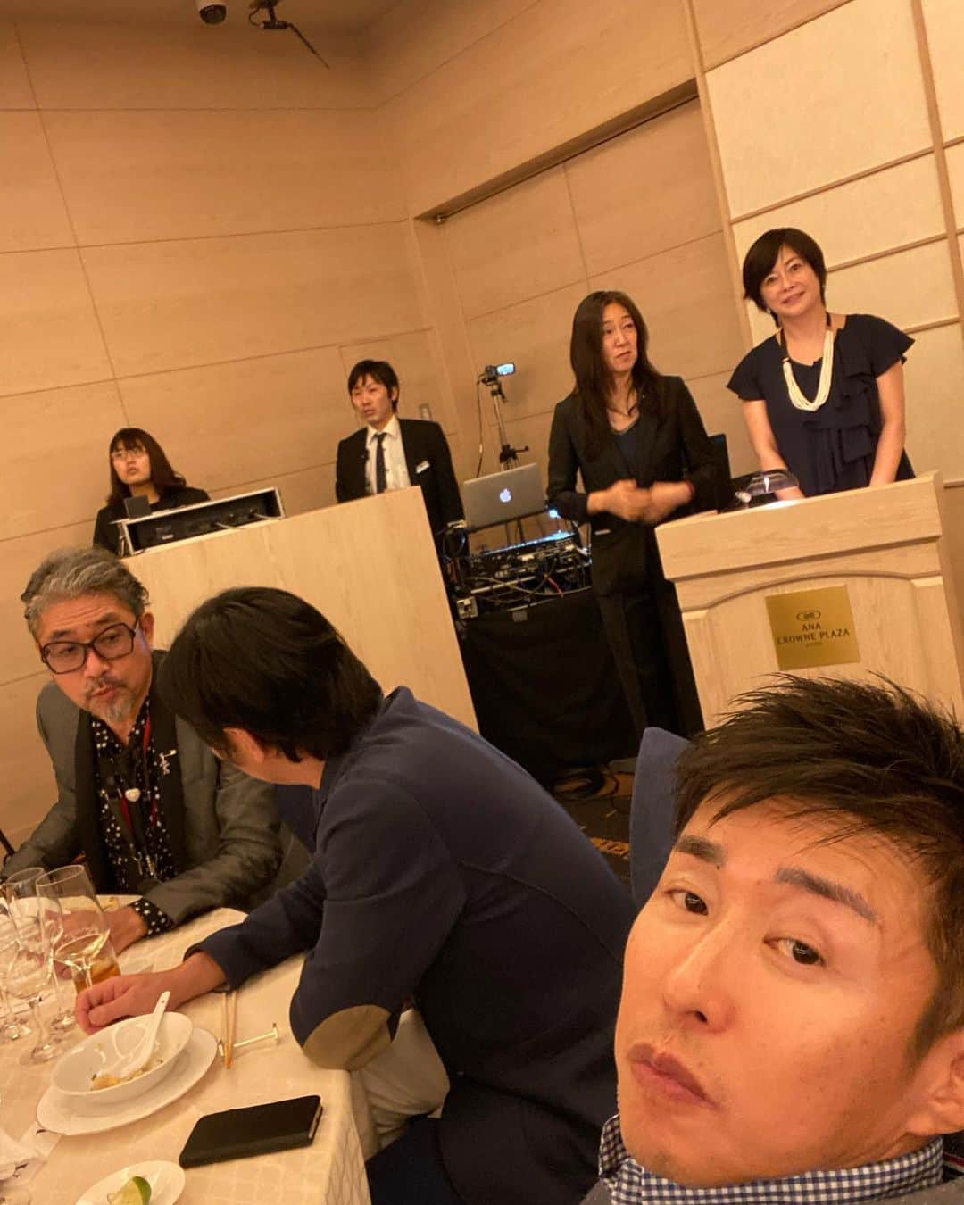 中野猛さんのインスタグラム写真 - (中野猛Instagram)「オジサンたちが集まって...。 オジサンらしく、チョット高めのディナーを贅沢に食して...、深夜に及ぶことも無く健康的に解散しました。  ありがとうオジサン達！  #美味しい料理に乾杯！ #オヤジのディナー」9月30日 21時53分 - takeshi__nakano