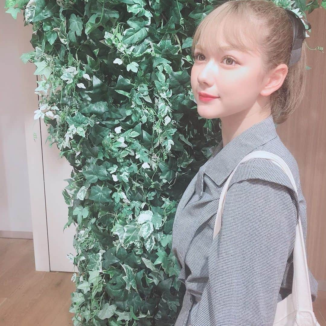 村重杏奈さんのインスタグラム写真 - (村重杏奈Instagram)「昨日のニコ生で着てた @trifle_official のワンピース☺︎ たまにはガーリーに〜♡」9月30日 22時15分 - hktanna4848