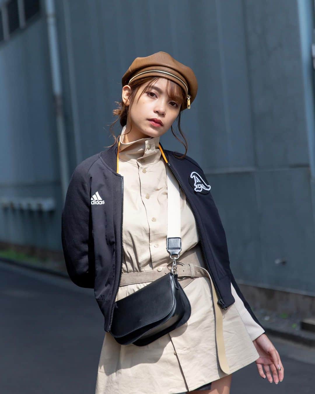 佐々木まゆのインスタグラム：「adidasの新作のVRCT jacketを着てみました！スポーティーな格好はもちろん、きれい目な格好にも似合いそうですき🙆‍♀️ #ブレない思いを胸に刻もう #Wereprsent #adidastokyo #渋谷 #新宿」