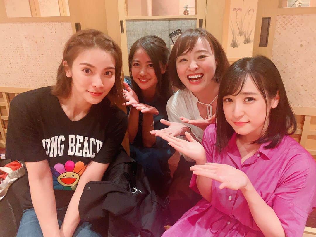中崎絵梨奈さんのインスタグラム写真 - (中崎絵梨奈Instagram)「#スカッとジャパン 見て頂けたでしょうか？？😈 秋元才加さんのビンタ最高に #スカッと しましたね！🤣🤣 #イヤミ課長 シリーズ大好きなので出演できてとっても幸せでした！  秋元さんバスケ好きでいつかご一緒したいと思っていたので今回ご一緒できて嬉しかったです😭 W杯中だったので空き時間に一緒に #akatsukifive 見たりしてました、、、 お写真も撮って頂いて嬉しい.. ありがとうございました！！ #Bリーグ  #Bリーグ観戦 #bleague #バスケ #バスケットボール #スポーツ観戦女子 #バスケ好きな人と繋がりたい #スポーツ観戦 #バスケ女子 #japan #basketball #スポーツ #sports #アイドル #チャビネス #Chubbiness #中崎絵梨奈 #ぷに子」9月30日 22時40分 - chu_erina