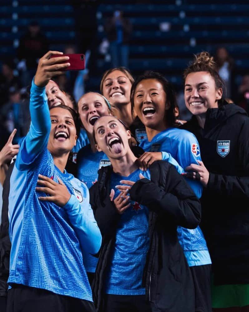 大儀見優季のインスタグラム：「Fam photo🤳🏼♥️ .  Where is everyone else??? . Plays offs here we come in CHI-Town🔥 . #mkot」