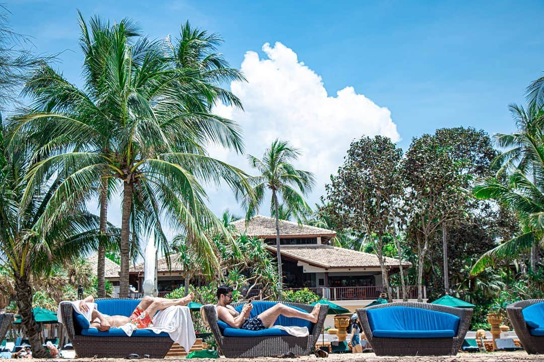 岡本圭司さんのインスタグラム写真 - (岡本圭司Instagram)「Resort. 皆疲れを取るために癒されに来てる感じだねー #resort #phuket」9月30日 22時57分 - hywod_kj