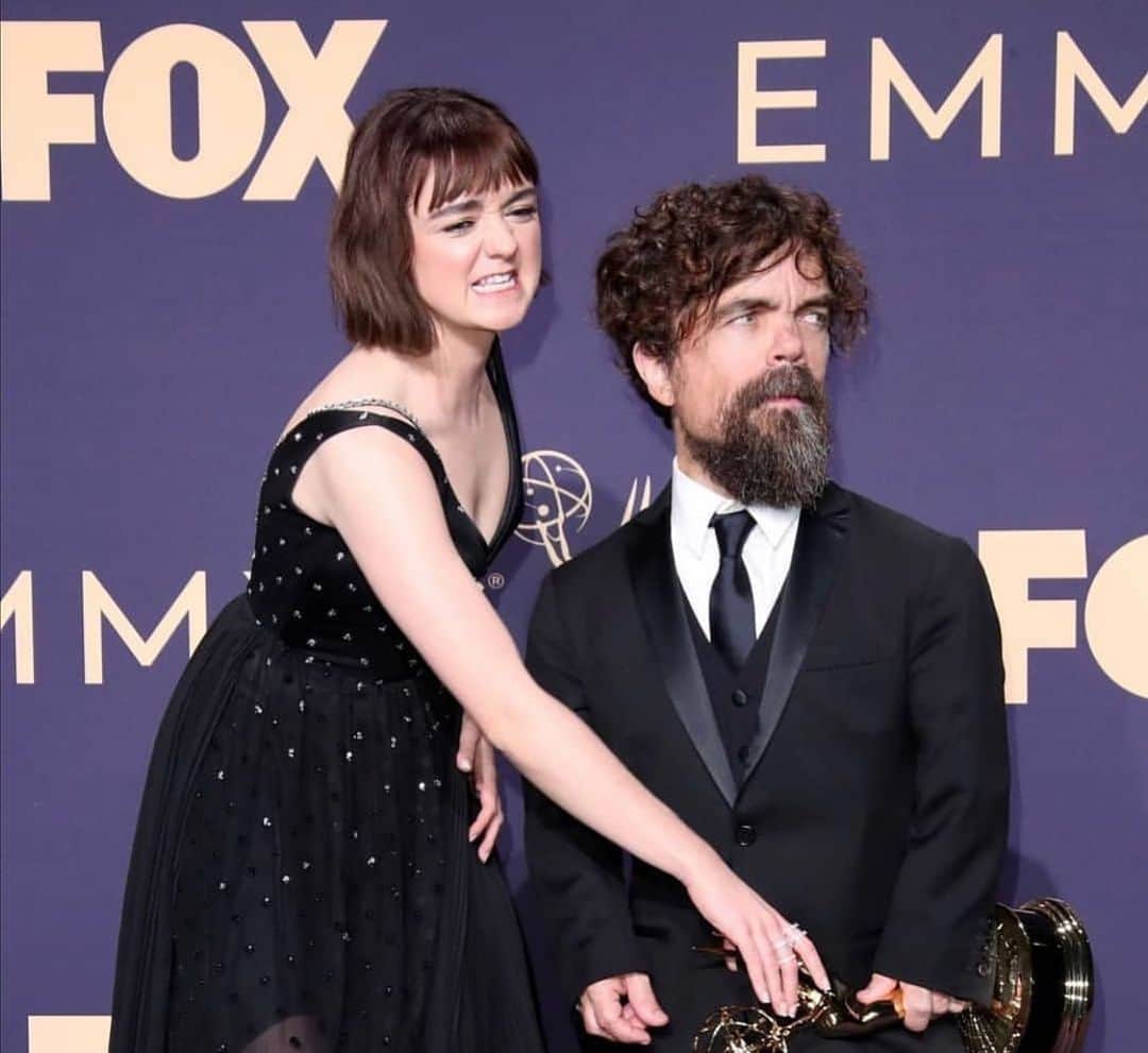 ピーター・ディンクレイジのインスタグラム：「@maisie_williams」