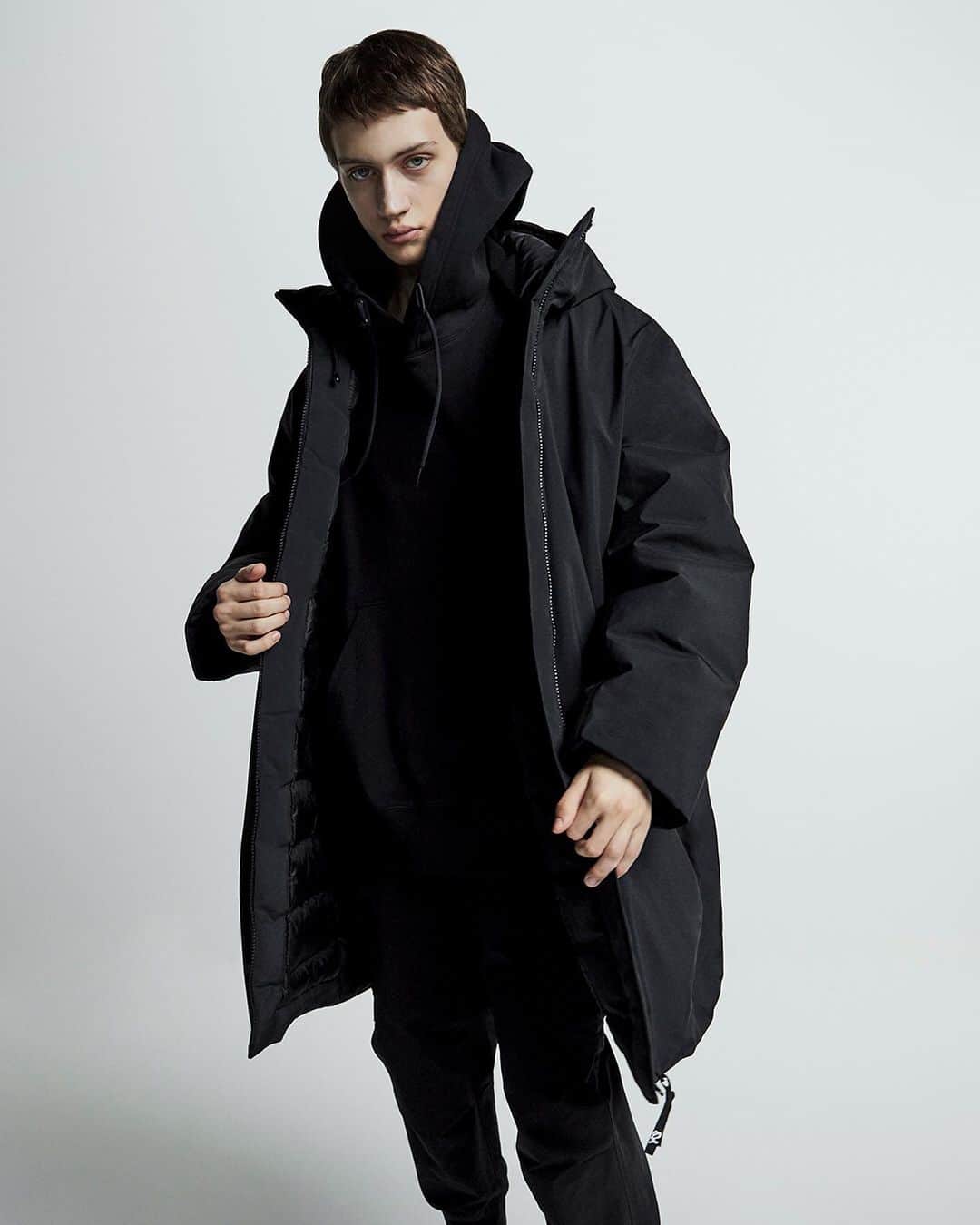 ワイスリーのインスタグラム：「Y-3 GORE-TEX Hooded Padded Parka.​ Y-3 Fall Winter 2019.​ ---​ #adidas #Y3 #YohjiYamamoto ​ Discover the collection at Y-3.com​」